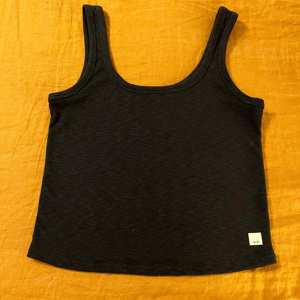 Vuori Sunrise Crop Black Tank M